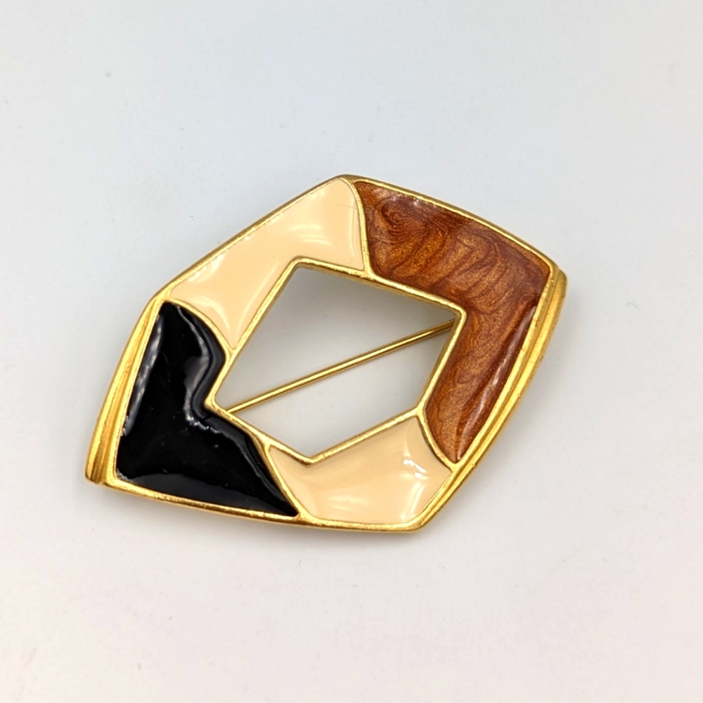 Vintage Geometric Design with Brown/Ivory/Black Color Enameling Trifari Brooch